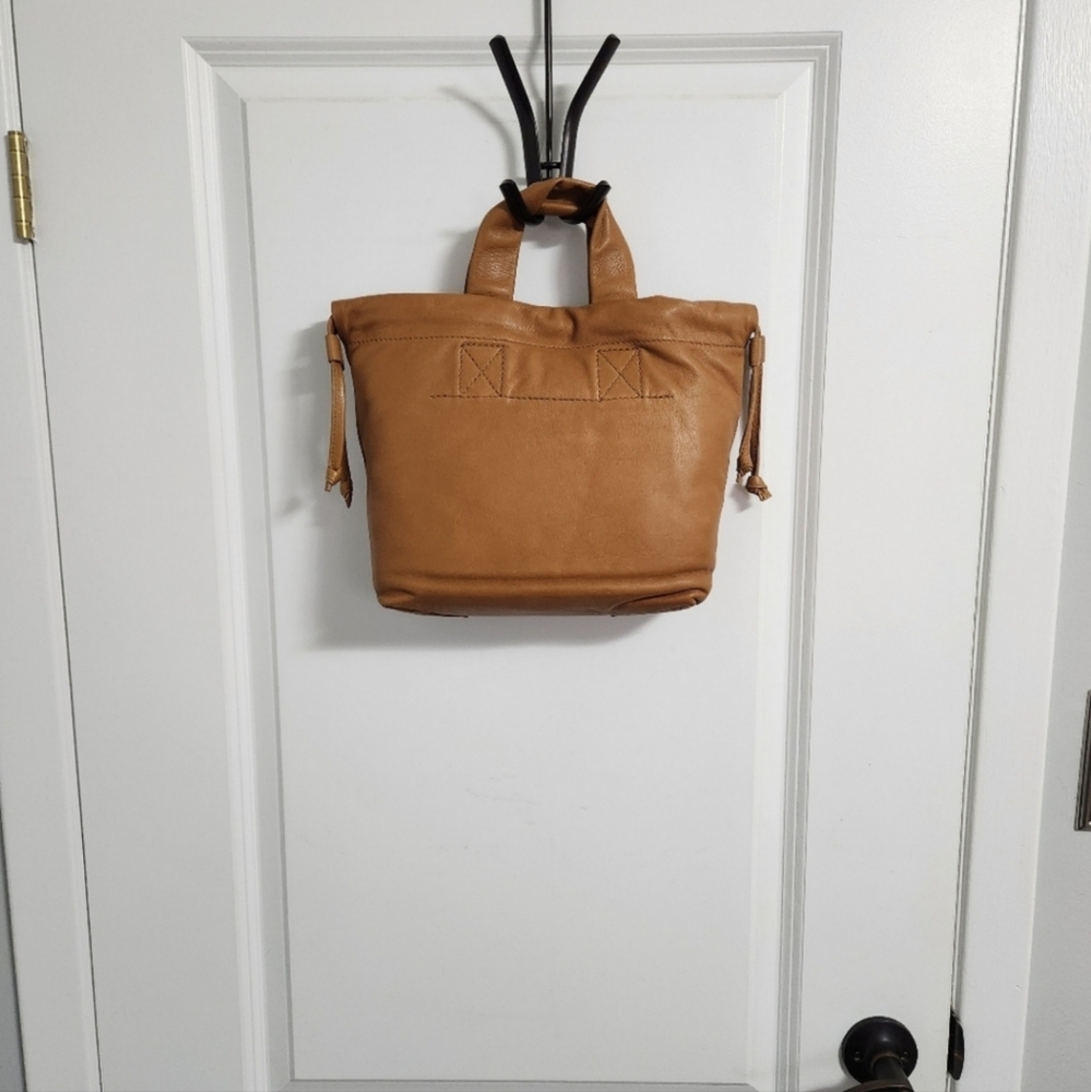 MADEWELL Piazza Leather Drawstring Handbag - Picture 7 of 11